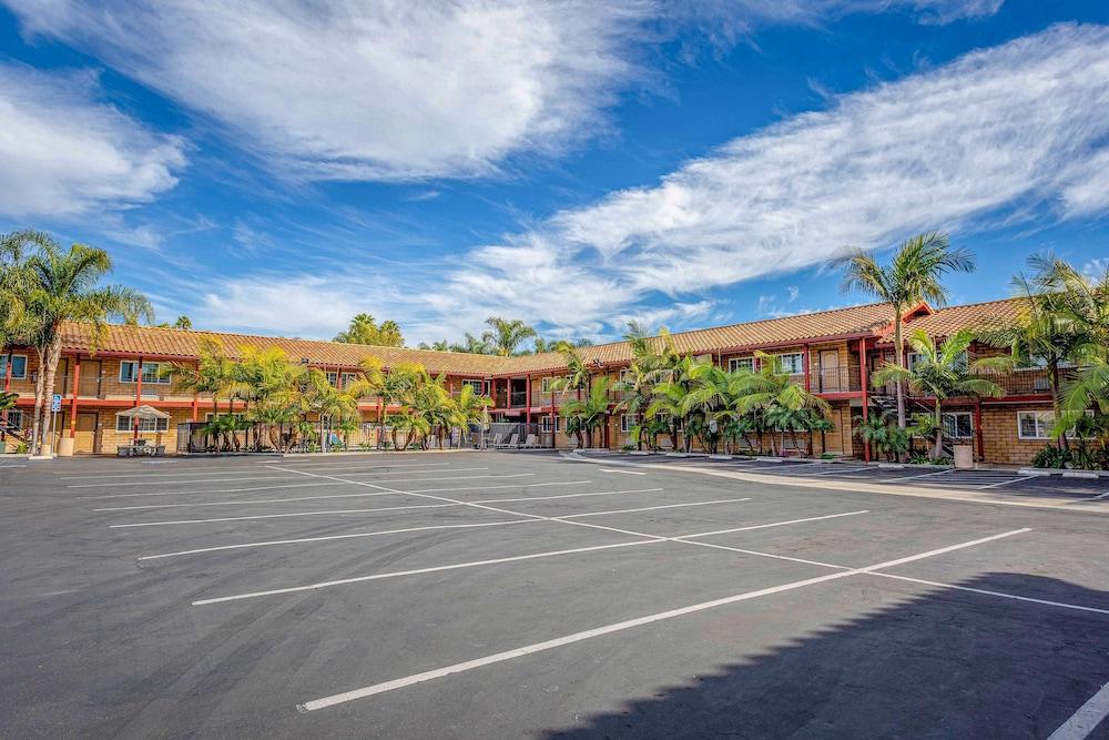 Motel 6 Carlsbad, Ca- North المظهر الخارجي الصورة