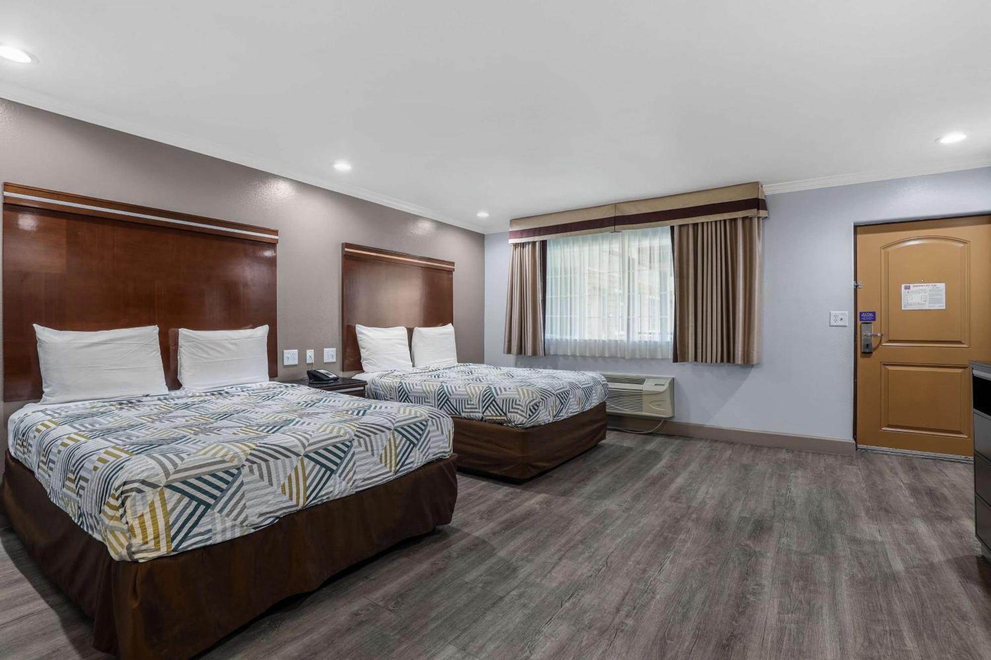 Motel 6 Carlsbad, Ca- North المظهر الخارجي الصورة