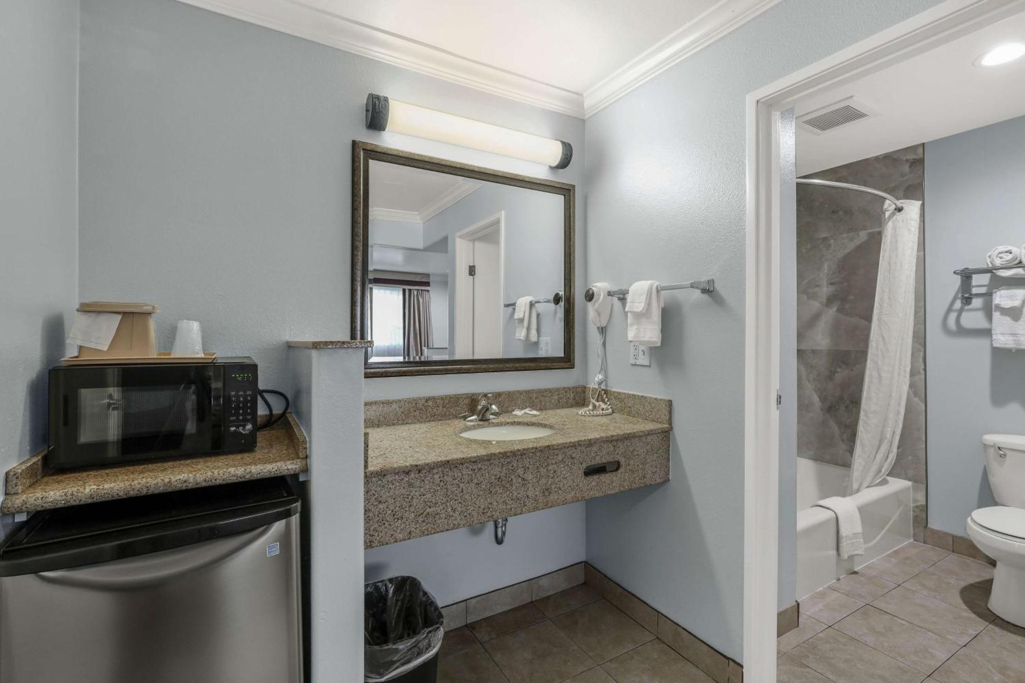 Motel 6 Carlsbad, Ca- North المظهر الخارجي الصورة