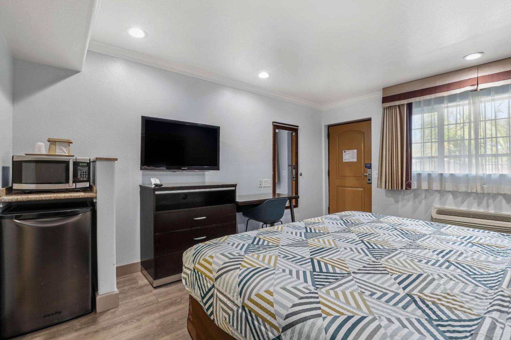 Motel 6 Carlsbad, Ca- North المظهر الخارجي الصورة