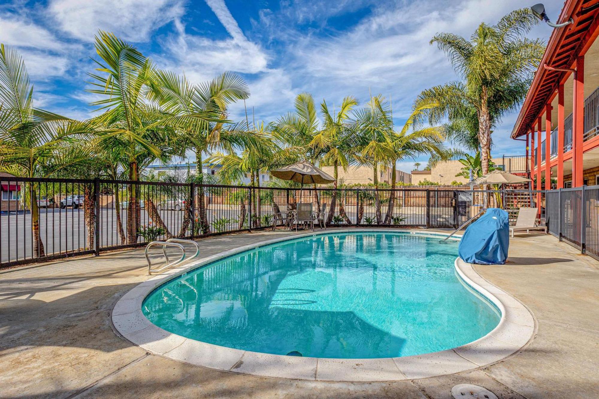 Motel 6 Carlsbad, Ca- North المظهر الخارجي الصورة