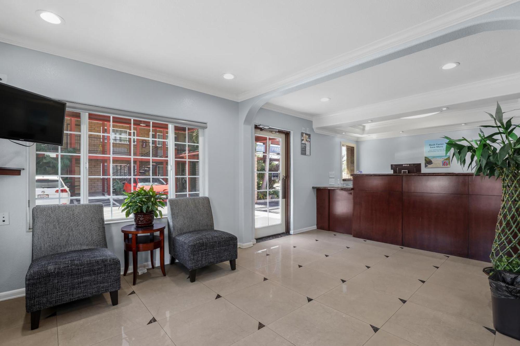 Motel 6 Carlsbad, Ca- North المظهر الخارجي الصورة
