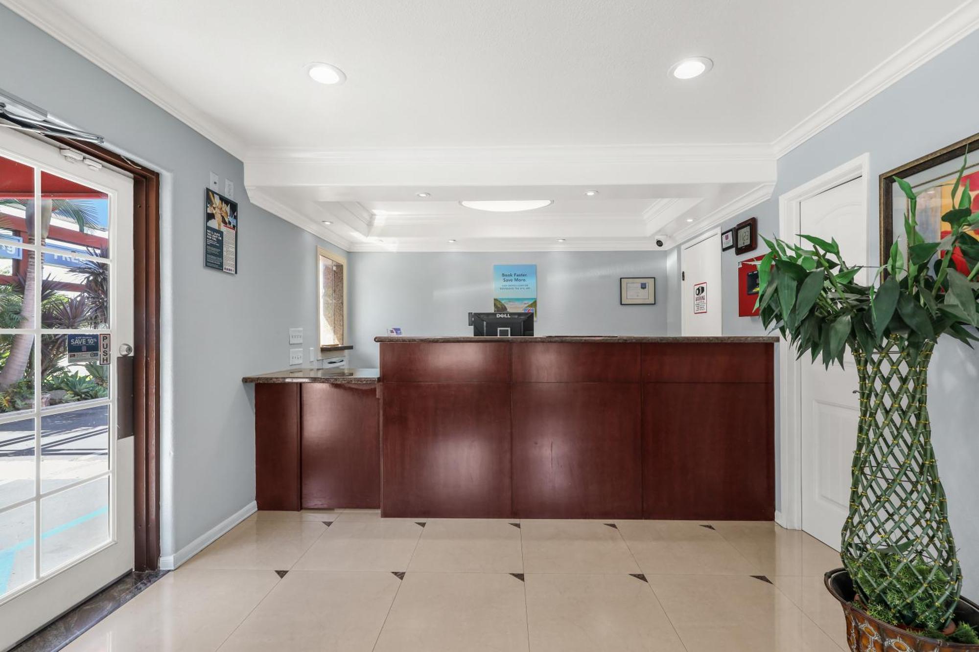 Motel 6 Carlsbad, Ca- North المظهر الخارجي الصورة