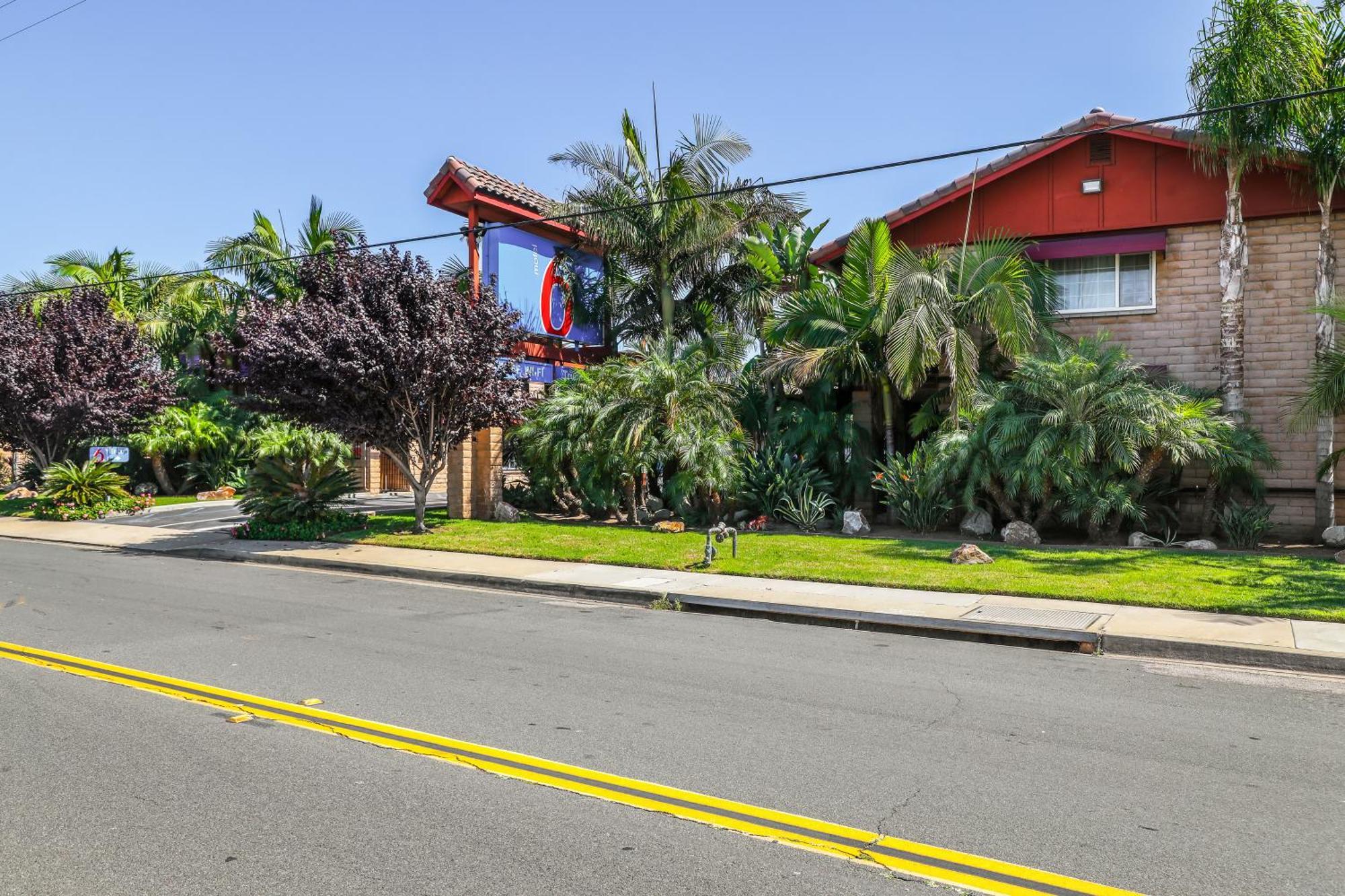 Motel 6 Carlsbad, Ca- North المظهر الخارجي الصورة