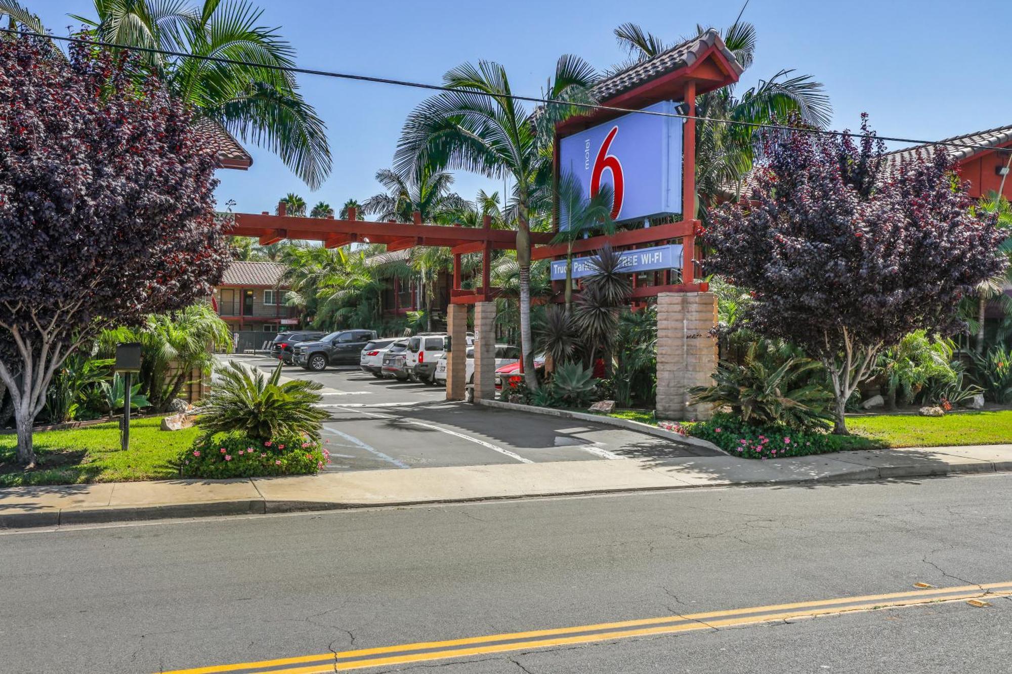 Motel 6 Carlsbad, Ca- North المظهر الخارجي الصورة