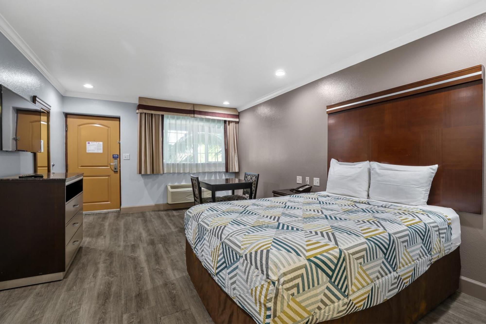 Motel 6 Carlsbad, Ca- North المظهر الخارجي الصورة